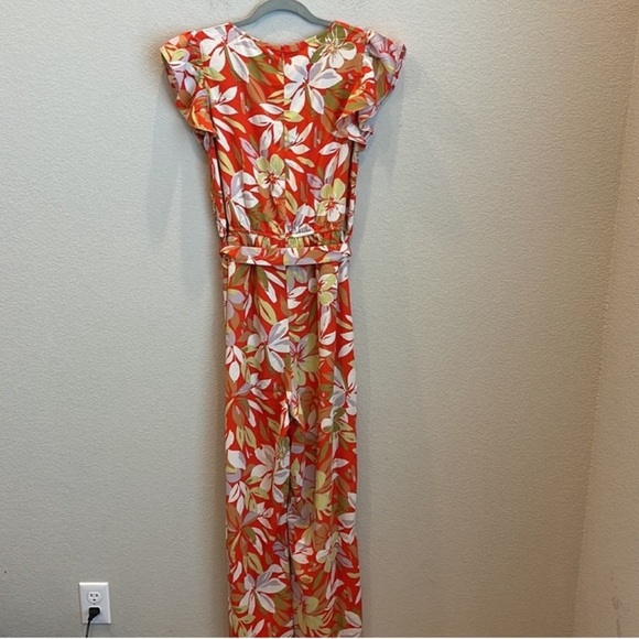 NWT Adyson Parker Cap Sleeve Floral Jumpsuit Size Medium - Picture 9 of 9